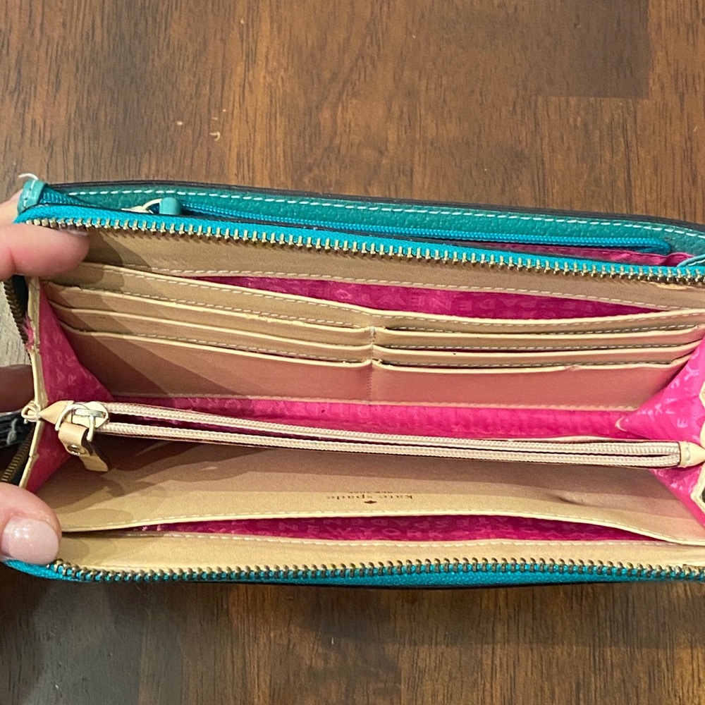 Kate Spade Tech Wallet - Picture 2 of 7